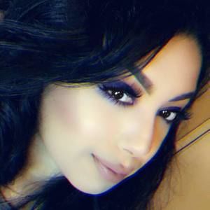 Meet your Posher, Leslie